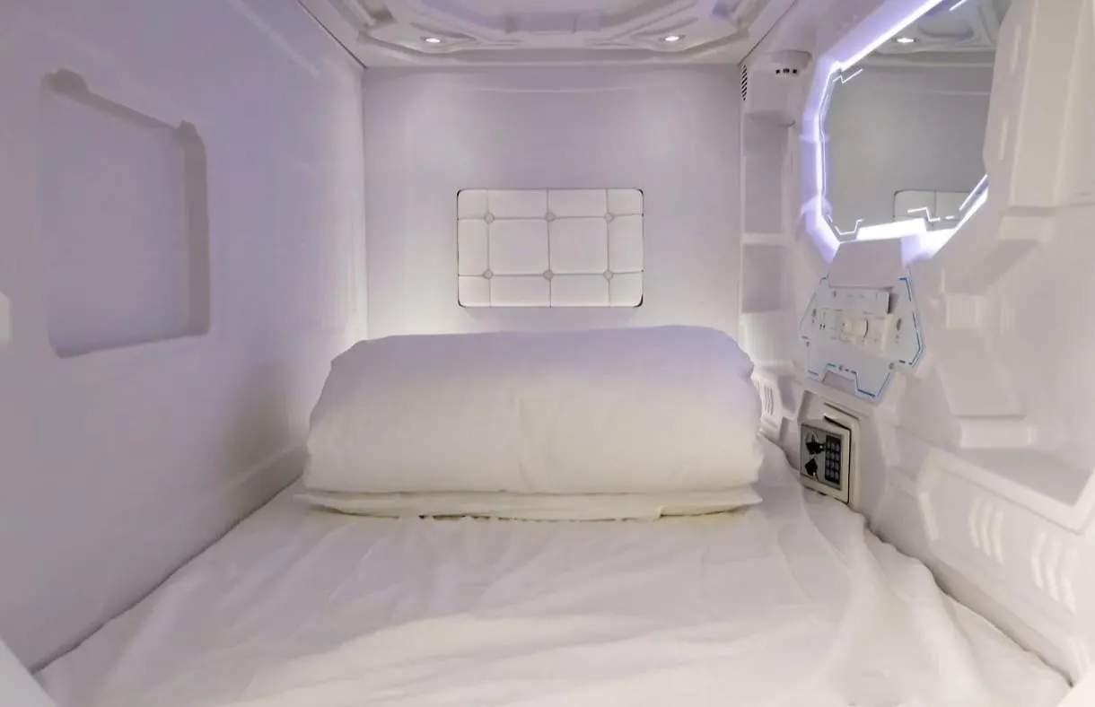 Capsule hotel Beddy Hostels Madrid Spain